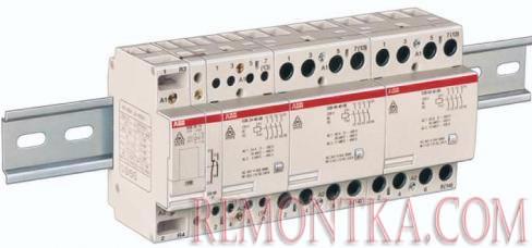 Три модульных контактора ABB