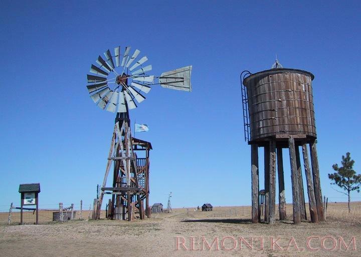 Старая мельница Aermotor Старая мельница Aermotor