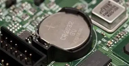 Батарейка CMOS на материнской плате