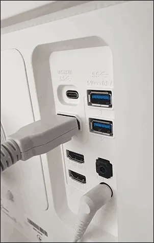 Разъем USB Type-C на мониторе